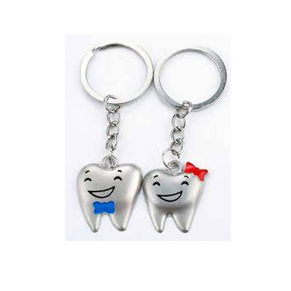 Chaveiro dente de metal