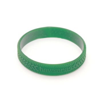 Pulseira de silicone com gravação em alto relevo