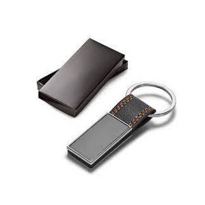 Chaveiros de metal e couro personalizados