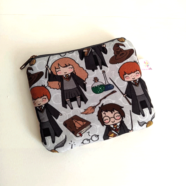 Porta Absorventes Harry Potter com fundo Bege