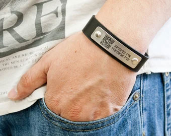 Pulseira de silicone dourada personalizada